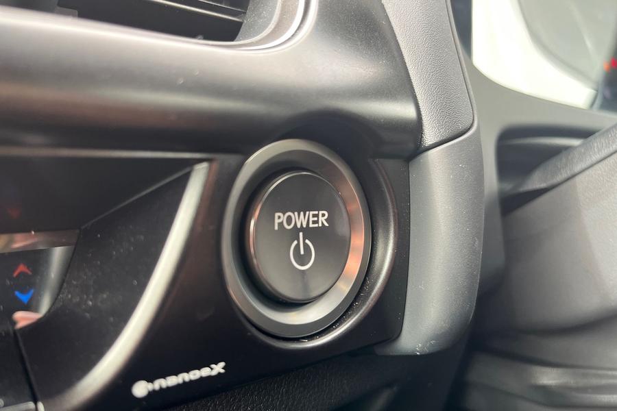 Lexus UX Photo autoimg-f4e235b4299104e594681137c85e29725f03c7c9.jpg
