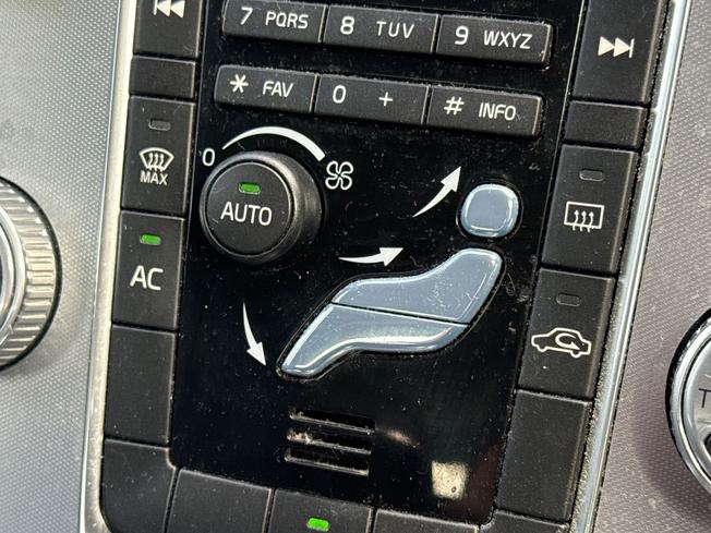 Volvo XC60 Photo 35