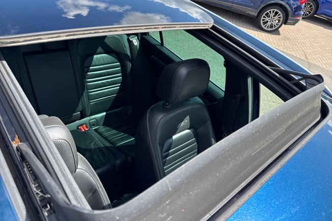 VOLKSWAGEN Passat Photo 44