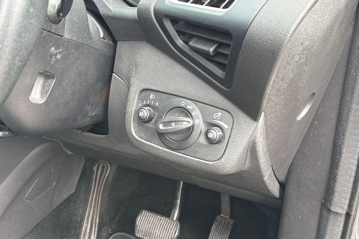 Ford KUGA Photo 31