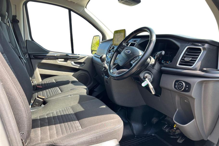 Used FORD TRANSIT CUSTOM YH22HFO 12