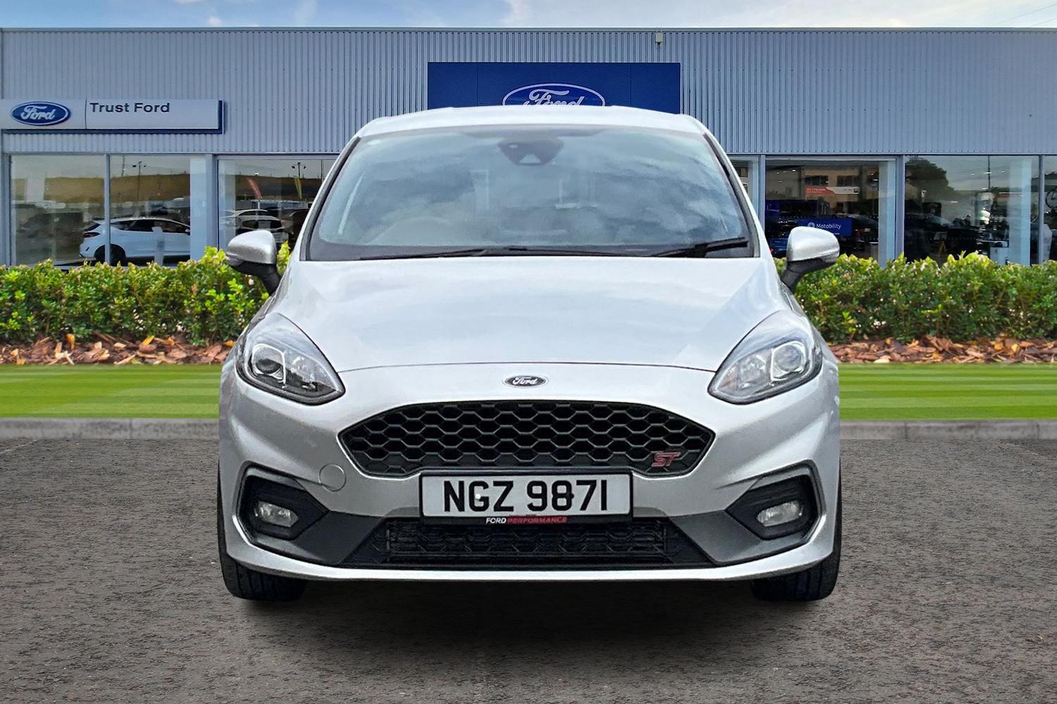 Ford Fiesta Photo 5