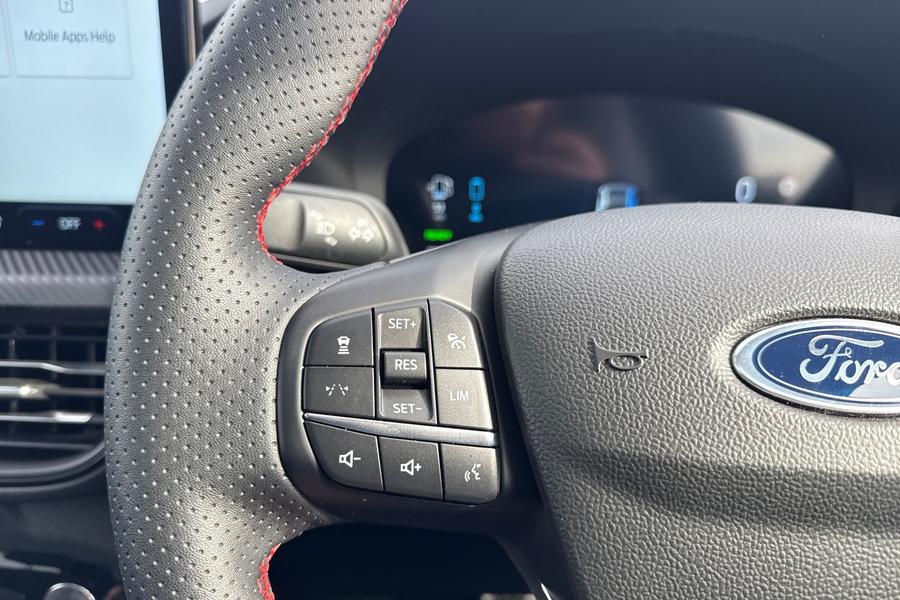 Ford KUGA Photo autoimg-f4f22461cb65eee5b26ba0f8c3694e9247b98af2.jpg