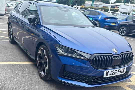 Skoda Superb Photo autoimg-f4f383b9de7cfb10b0f5a2dcf7ad6c13a9cf8105.jpg