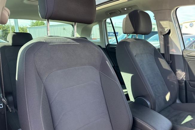 VOLKSWAGEN Tiguan Photo 28