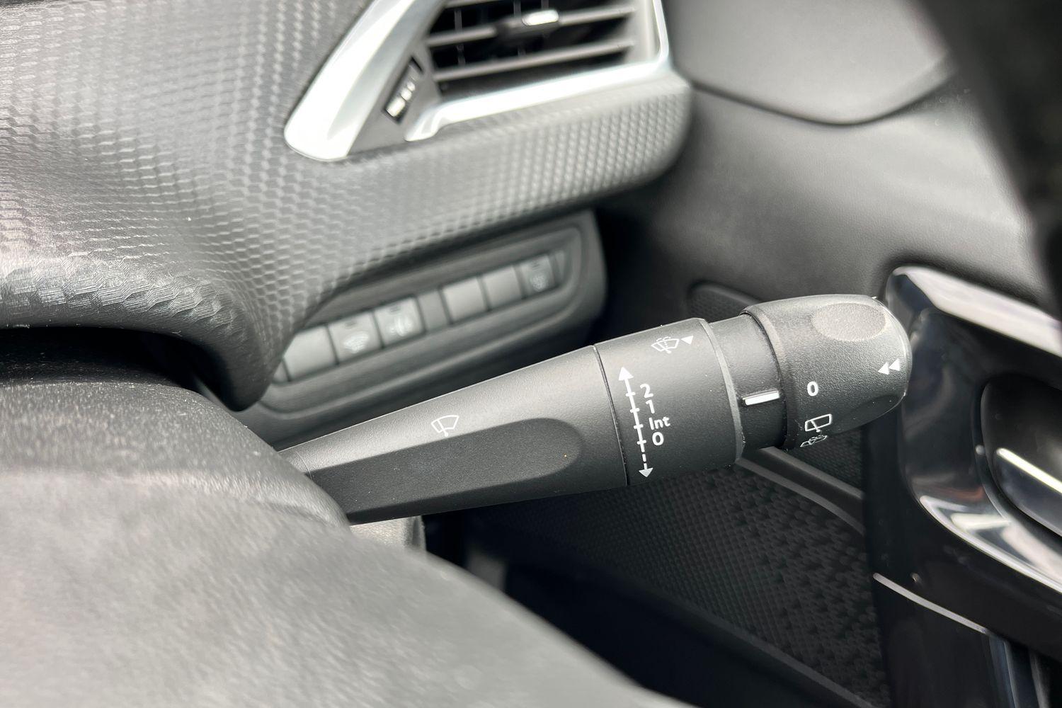 Peugeot 208 Photo 14