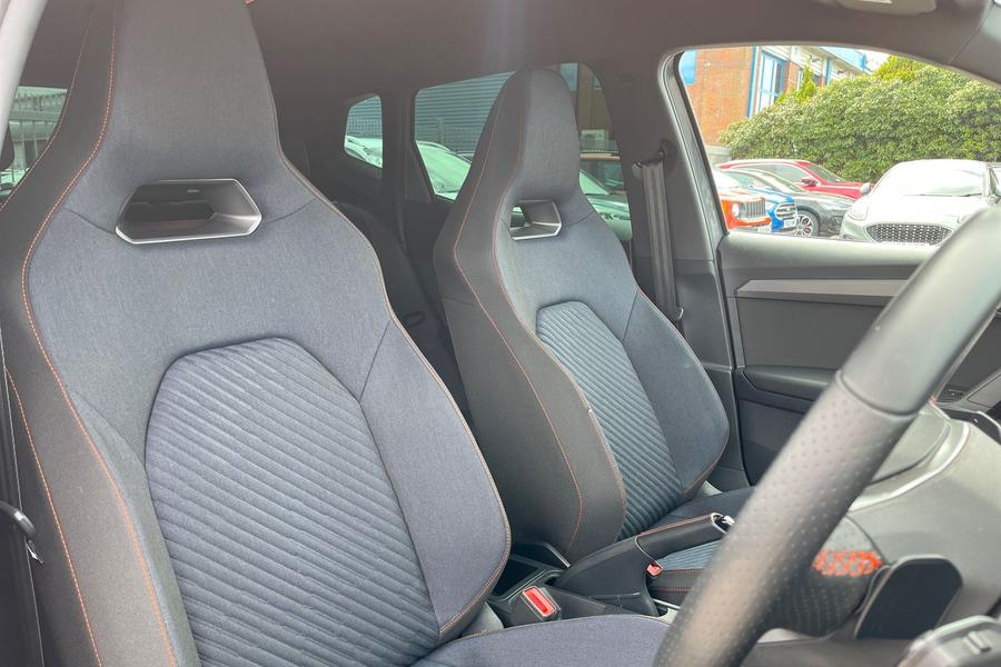 SEAT ARONA Photo autoimg-f4f9912aabbd0e8d131181629f8e0d120d0380d7.jpg