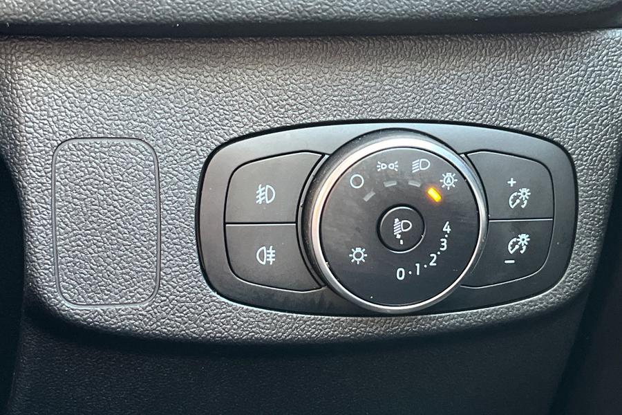 Ford FOCUS Photo autoimg-f4fc59a63cd3331a6e6fe4535eea9bfb440d31e7.jpg