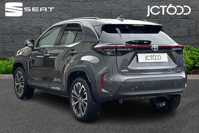 TOYOTA Yaris Cross Photo 3