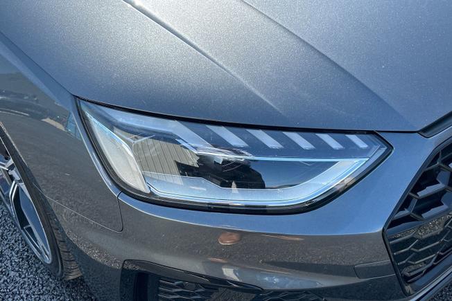AUDI A4 Photo 19