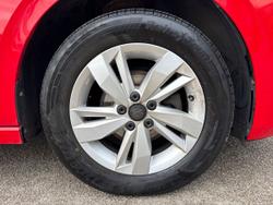VOLKSWAGEN Polo Photo 5