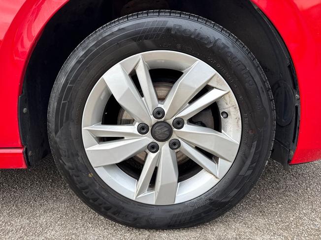 VOLKSWAGEN Polo Photo 5