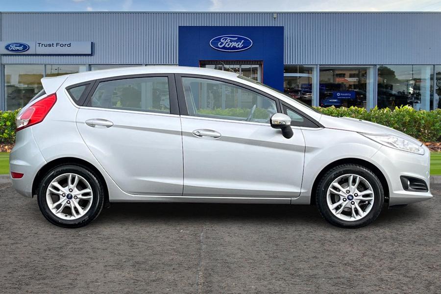 Ford FIESTA Photo autoimg-f5031a9c63ecdd1dd80e674d79724402bab8207a.jpg