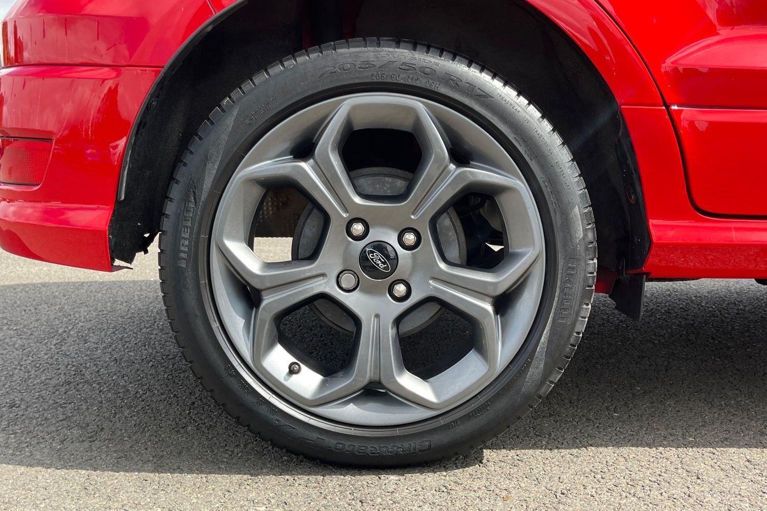Ford ECOSPORT Photo 7