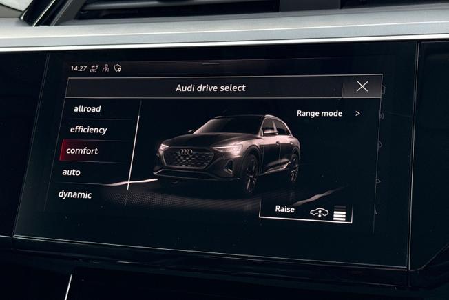 Audi Q8 Photo 45