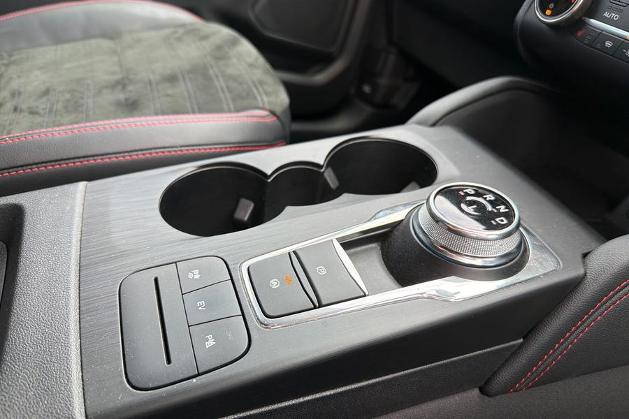 Ford Kuga Photo autoimg-f50f22167bc92667d8a6101ad7722971da73f21e.jpg