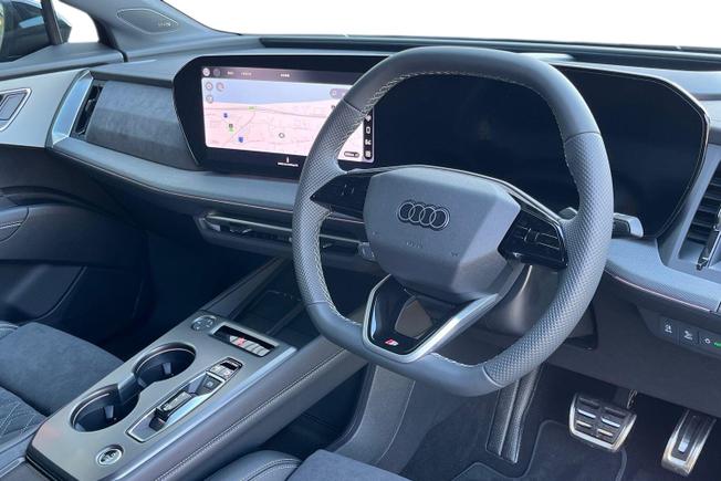 AUDI Q4 e-tron Photo 6