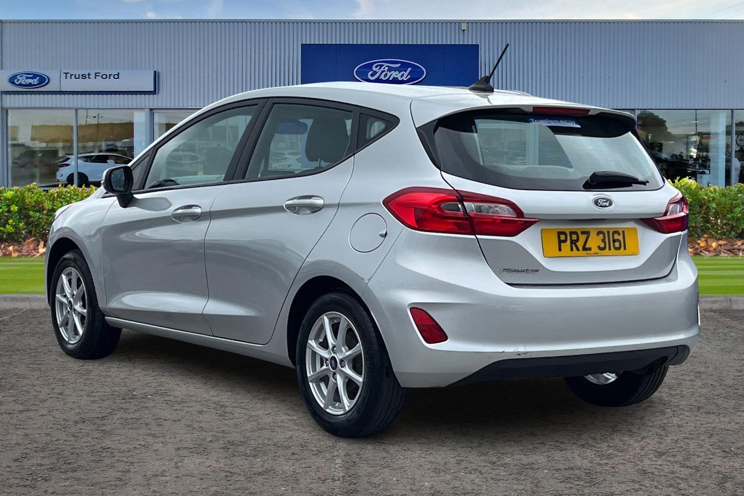 Ford FIESTA Photo 1