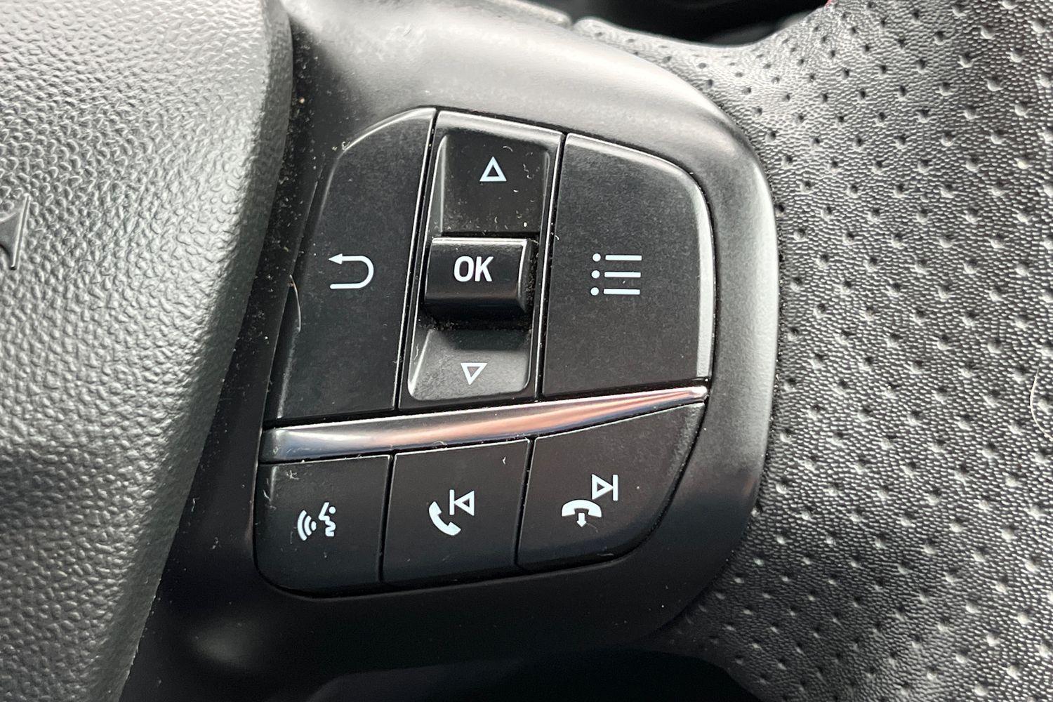 Ford FIESTA Photo 32