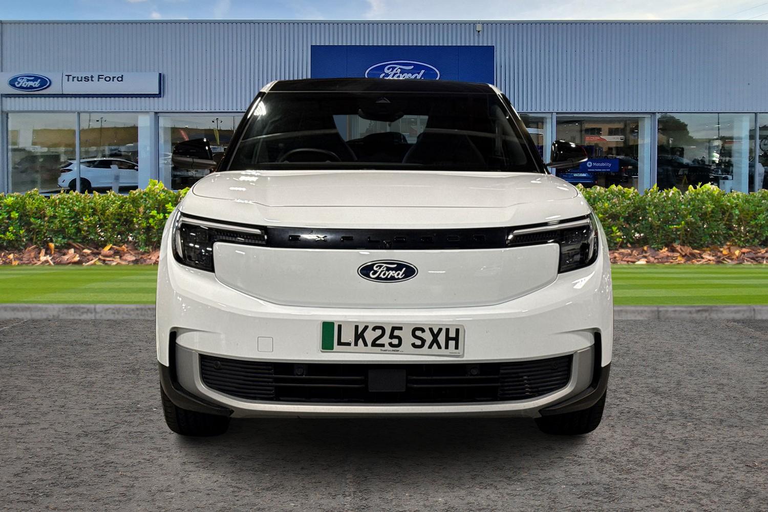 Ford Explorer Photo 5