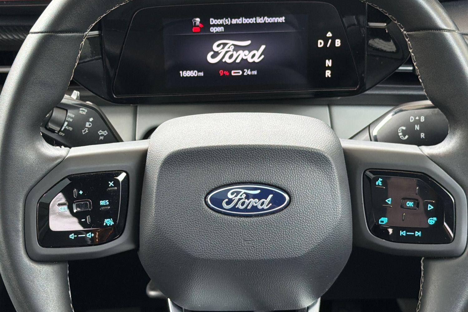 Ford Explorer Photo 11