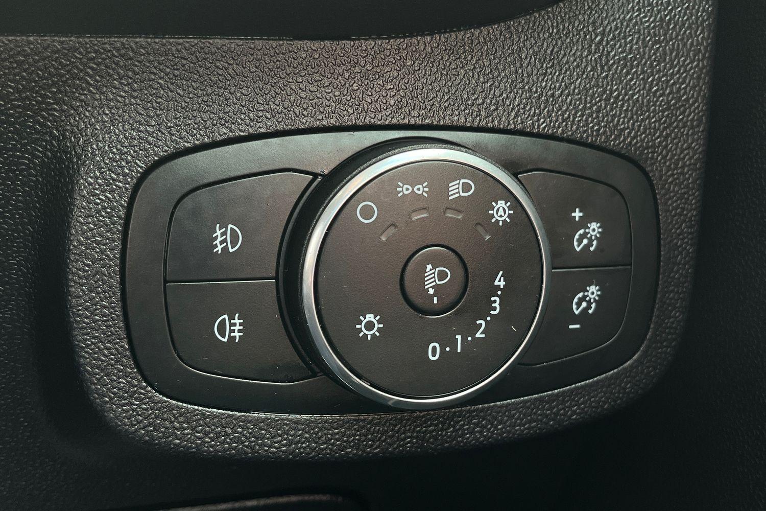Ford FIESTA Photo 22