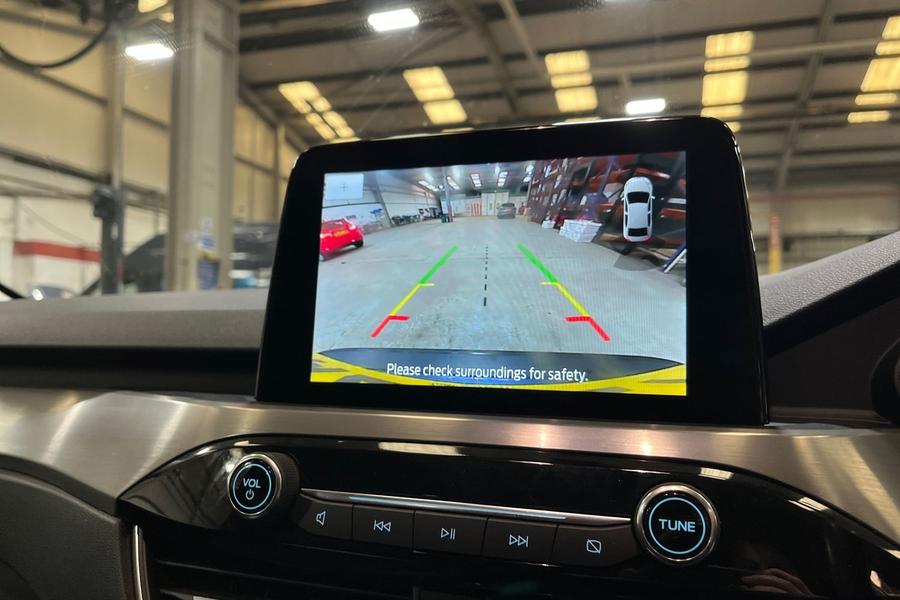 Ford KUGA Photo autoimg-f5284e51025933886eed37797c9d8460ba90042f.jpg