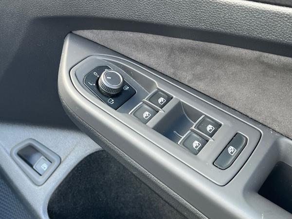 Volkswagen Golf Photo autoimg-f529bc3eb117a8c36c1530f130c1069251bc8927.jpg