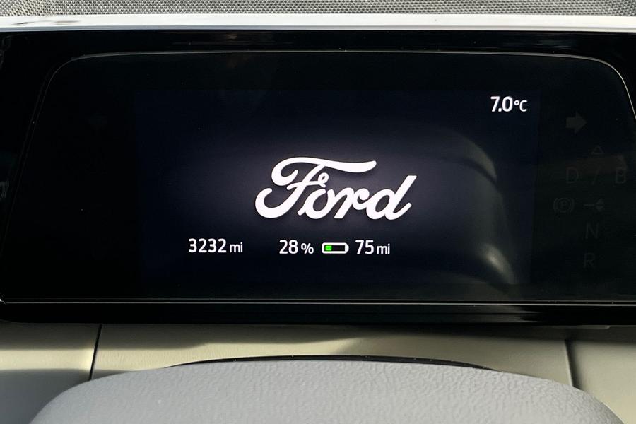 Ford Explorer Photo autoimg-f52b9ae83ebb4277145cfcfb621e75e266ecb0eb.jpg