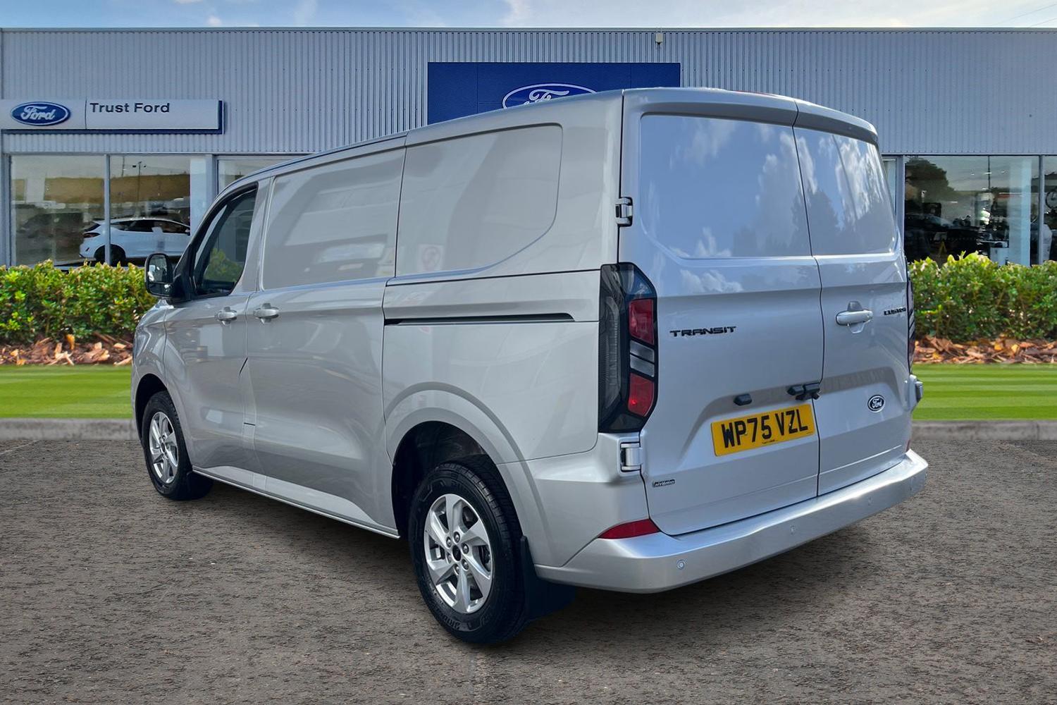Ford TRANSIT CUSTOM Photo 1