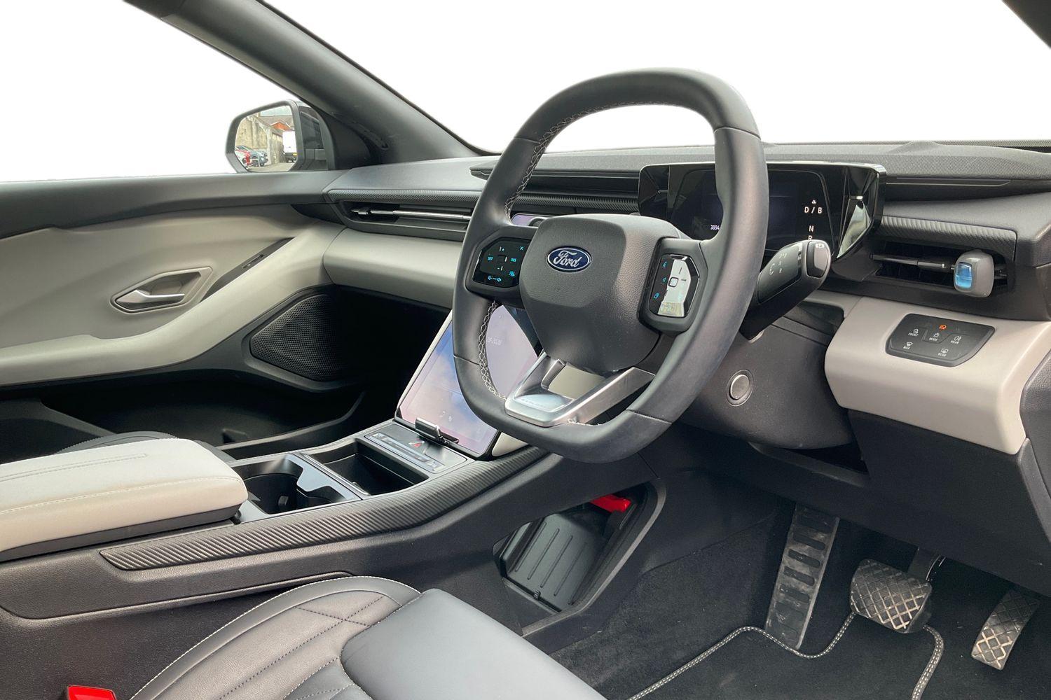 Ford Explorer Photo 8