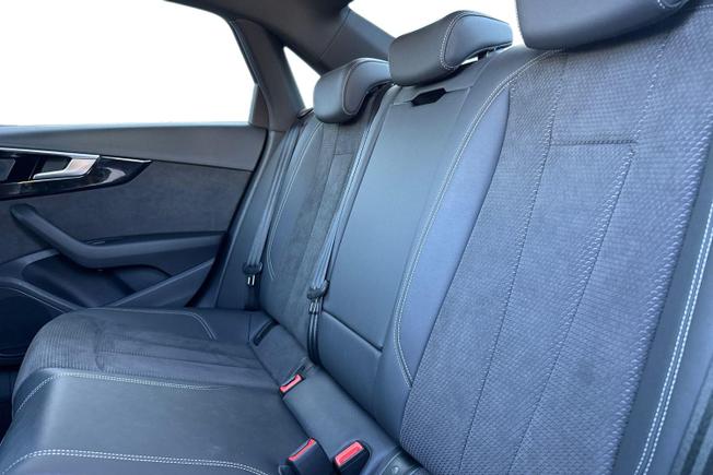 AUDI A4 Photo 9