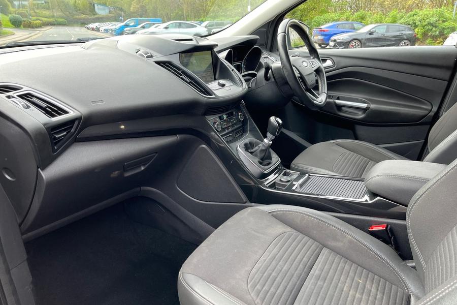 Ford KUGA Photo autoimg-f53459e5f4e05119b5b378d175822f80132b5c9f.jpg