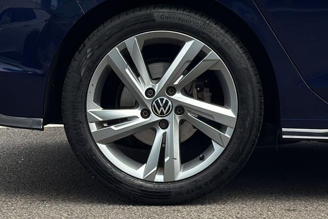 VOLKSWAGEN Golf Photo 5