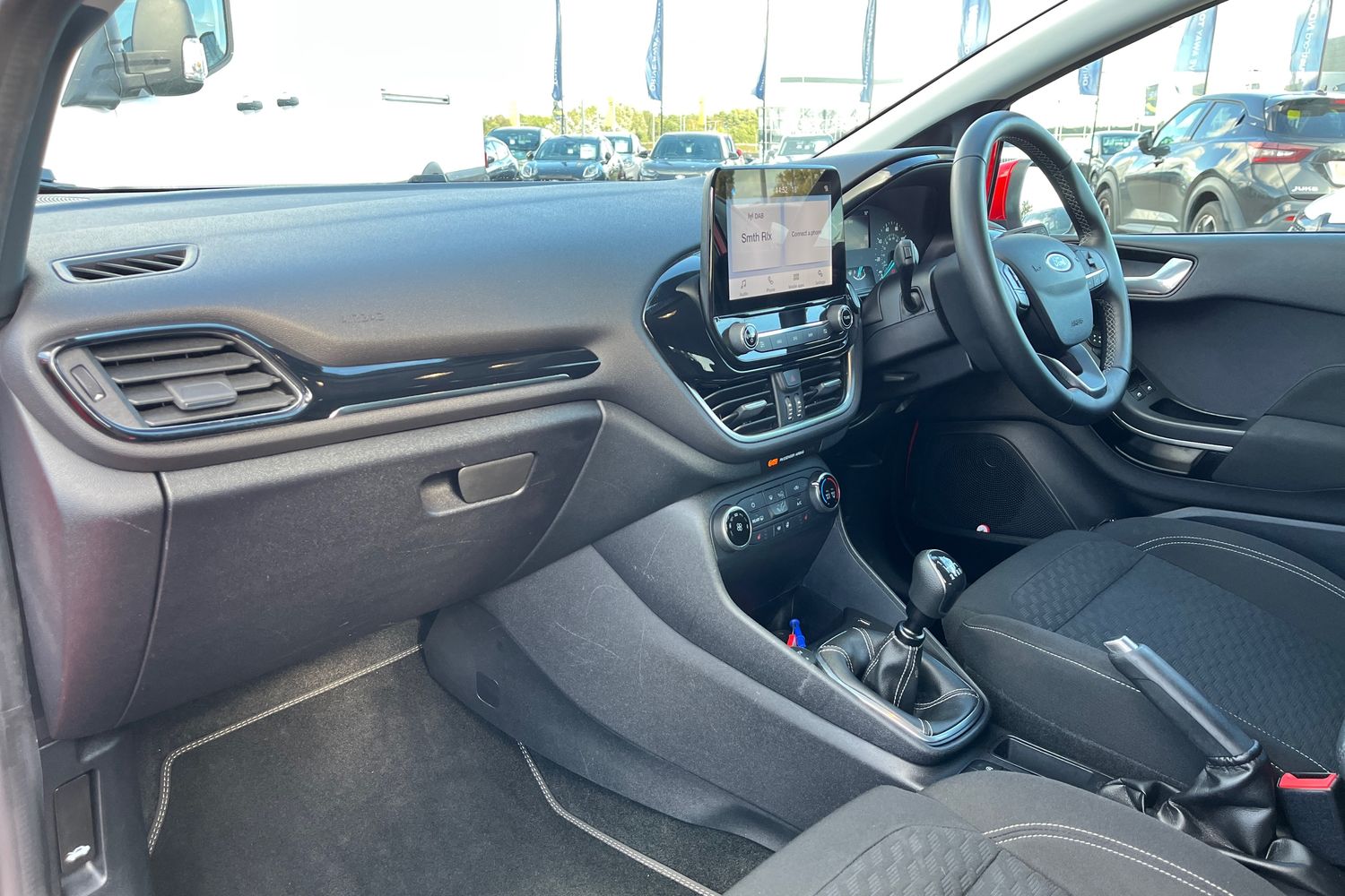 Ford Fiesta Photo 17
