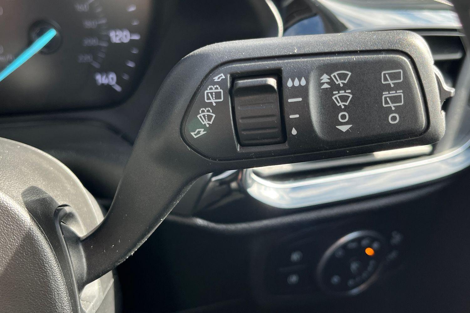 Ford FIESTA Photo 14