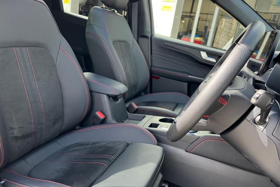 Ford Kuga Photo autoimg-f53d3e1bab521955f4c7a47eb5afc3561267c860.jpg