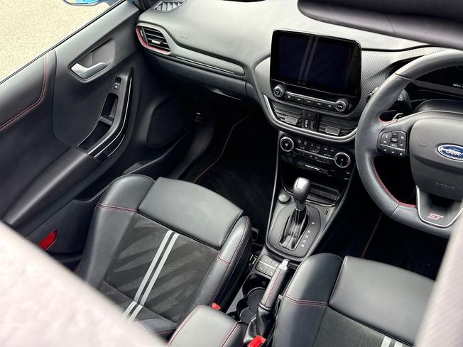 FORD Puma Photo 30