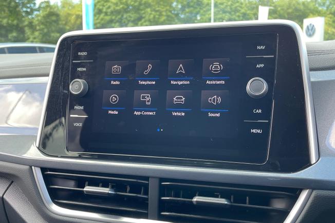 VOLKSWAGEN T-Roc Photo 32