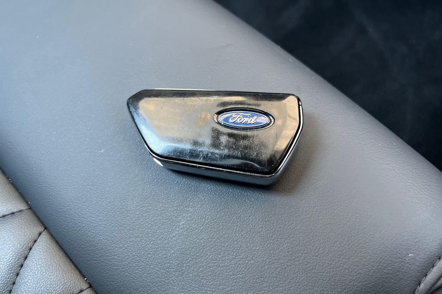 Ford Explorer Photo 21