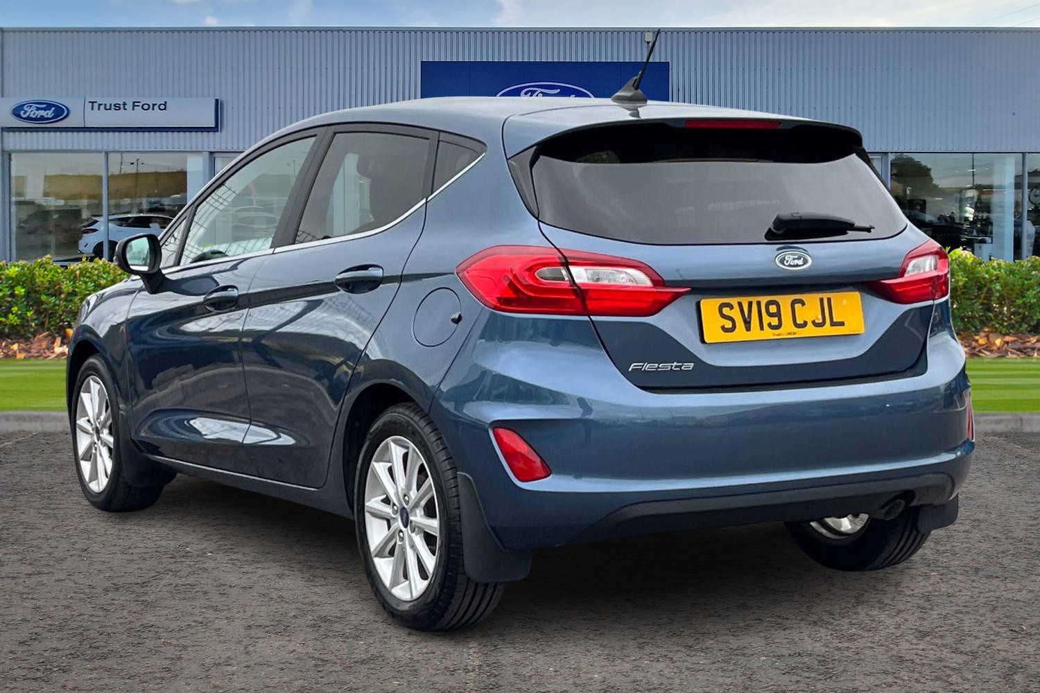 Ford FIESTA Photo 1