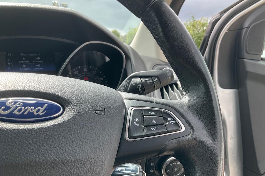 Ford FOCUS Photo autoimg-f5532ea1a01812535879ce1333eb5747884b7d7b.jpg