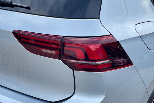 VOLKSWAGEN Golf Photo 18
