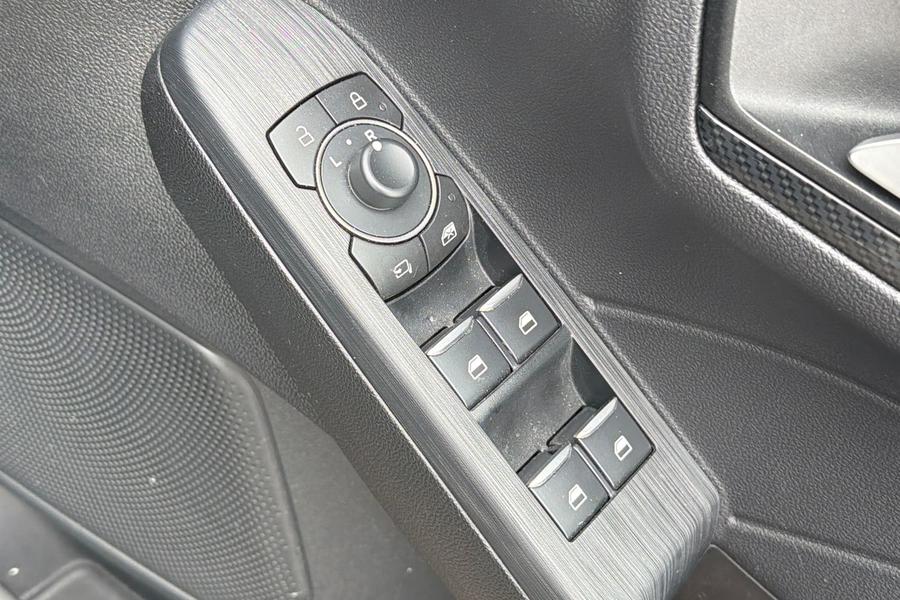 Ford KUGA Photo autoimg-f55c86947f960b9ba9e40f9f16da68f1490cdc07.jpg