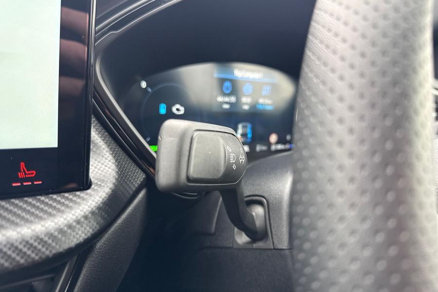 Ford KUGA Photo autoimg-f55dd228b5e72f0b83df561c099e1df3fd6c0266.jpg