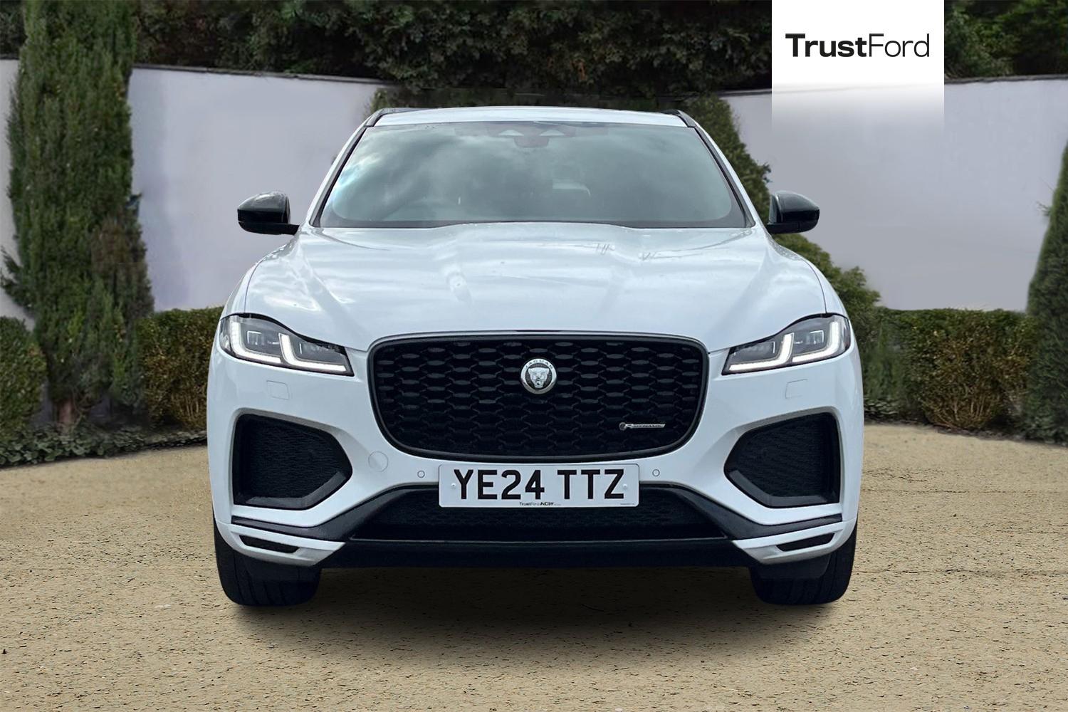 Jaguar F-PACE Photo 5