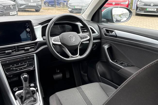 Volkswagen T-Roc Photo 38