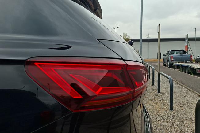 Volkswagen Touareg Photo 18