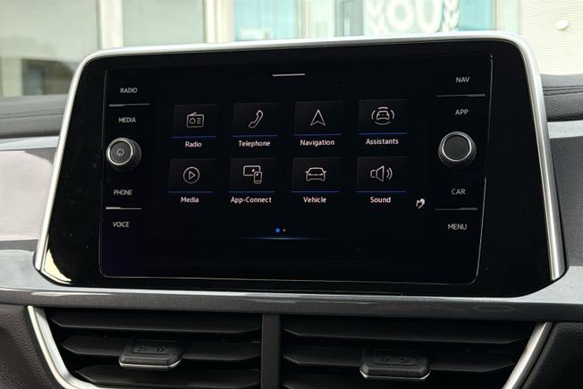 VOLKSWAGEN T-Roc Photo 31
