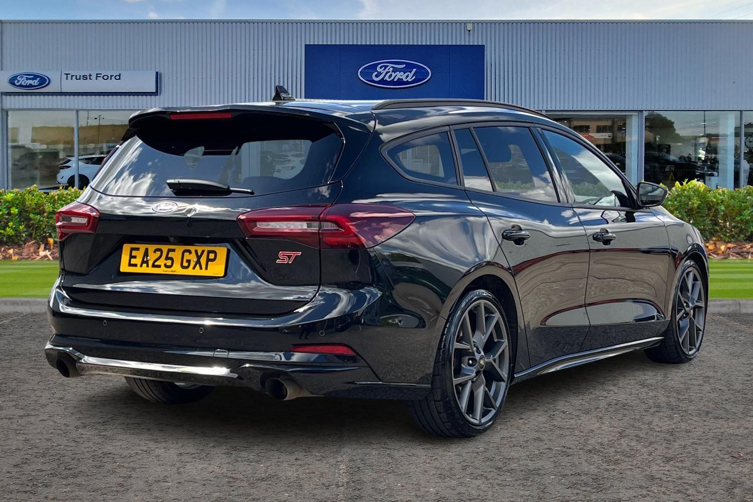 Ford Focus Photo 3